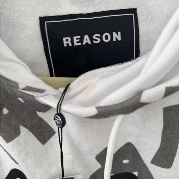 NWT Reason White and Gray Graphic Sweatshirt. Size Large - Picture 4 of 5